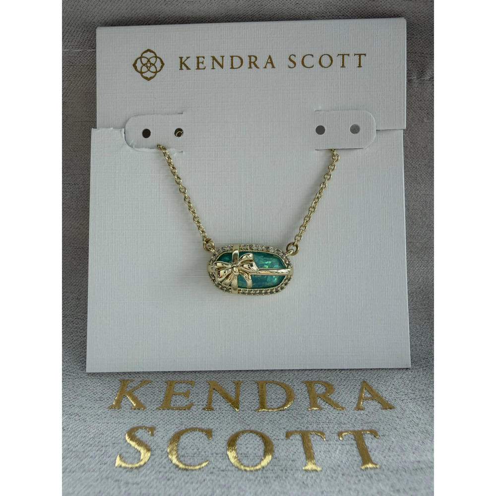 Kendra Scott Green Pendant Necklace